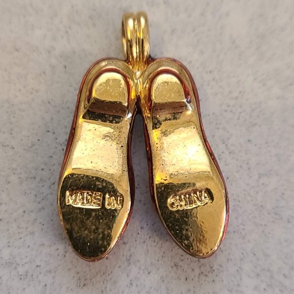 Alice in Wonderland Red Shoes Charm - Picture 8 of 8